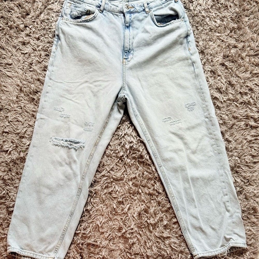 Light Wash Distressed Jeans